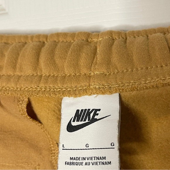Nike Sweatpants - Picture 3 of 3